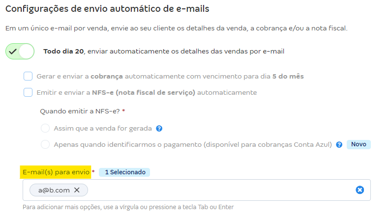 Tela de Configurações de envio automático de e-mails do contrato com destaque para o campo E-mail(s) para envio.