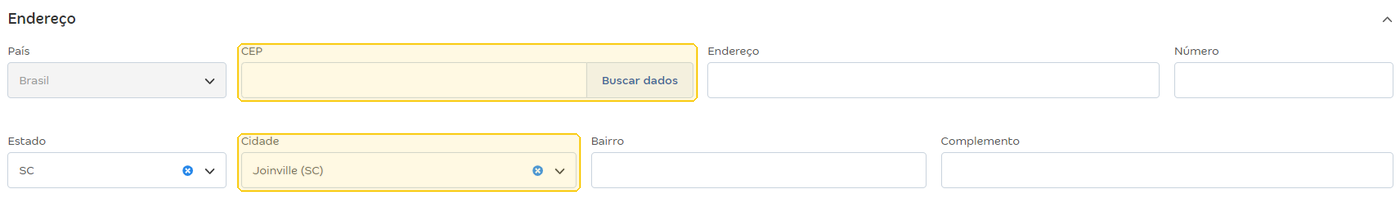 Seção Endereço do cadastro do cliente com os campos País, CEP, Buscar dados, Endereço, Número, Estado, Cidade, Bairro e Complemento.